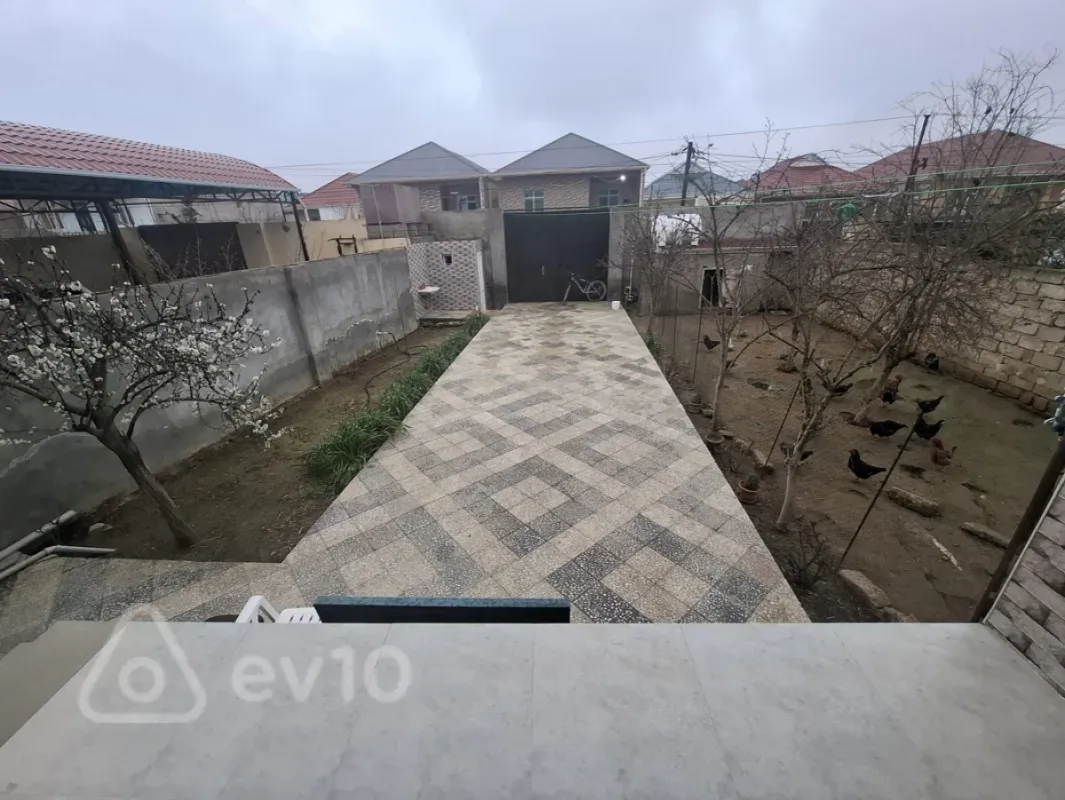 Satılır 4 otaqlı həyət evi 1000 m²