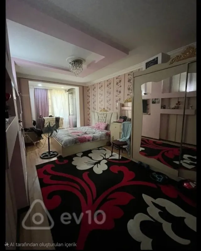 Satılır 4 otaqlı köhnə tikili 120 m²