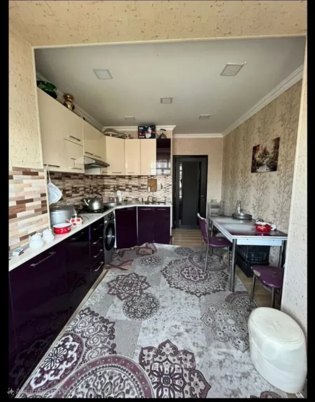 Satılır 4 otaqlı köhnə tikili 120 m²