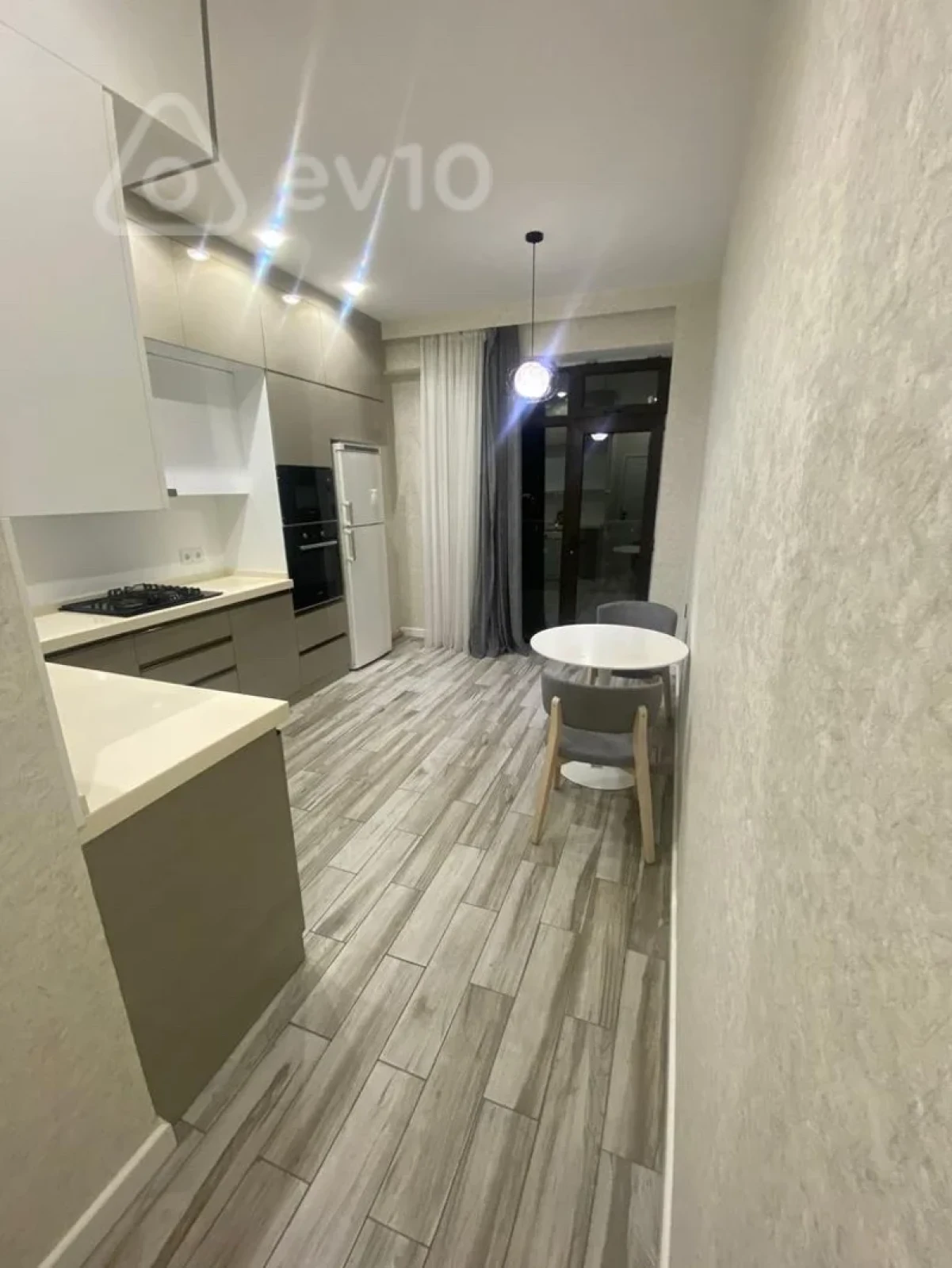 Kirayə verilir 3 otaqlı yeni tikili 115 m²