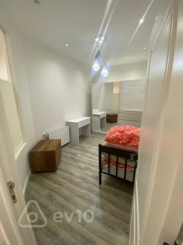 Kirayə verilir 3 otaqlı yeni tikili 115 m²