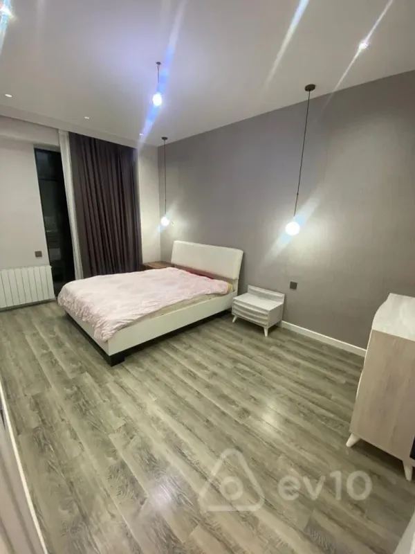 Kirayə verilir 3 otaqlı yeni tikili 115 m²