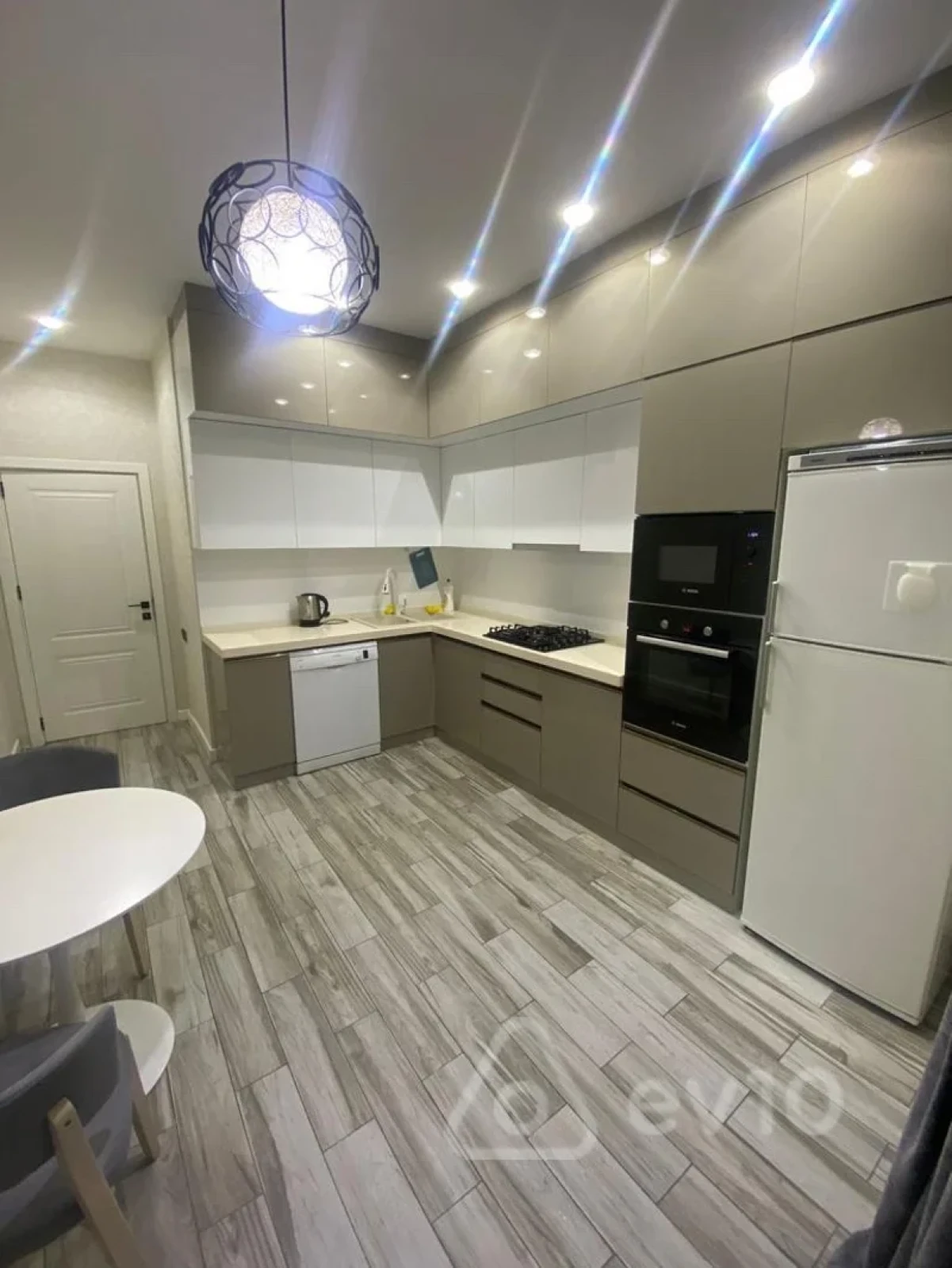 Kirayə verilir 3 otaqlı yeni tikili 115 m²