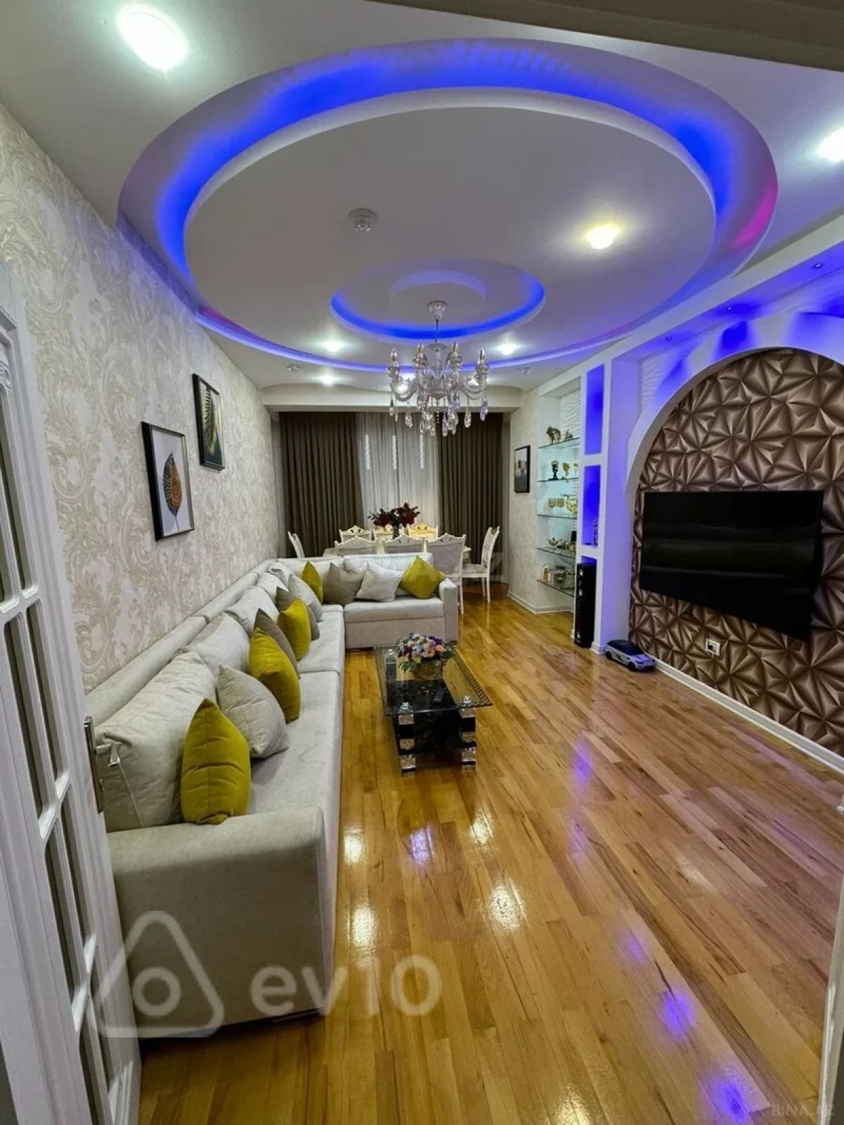 Kirayə verilir 2 otaqlı yeni tikili 90 m²