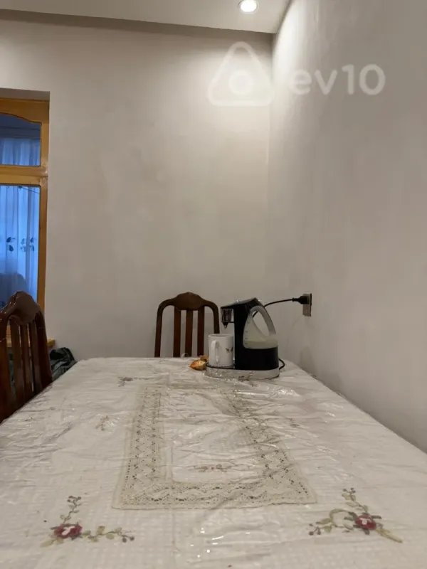 Kirayə verilir 3 otaqlı köhnə tikili 55 m²