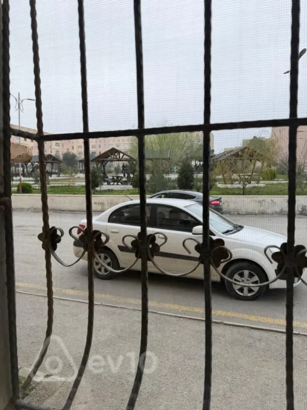 Kirayə verilir 3 otaqlı köhnə tikili 55 m²