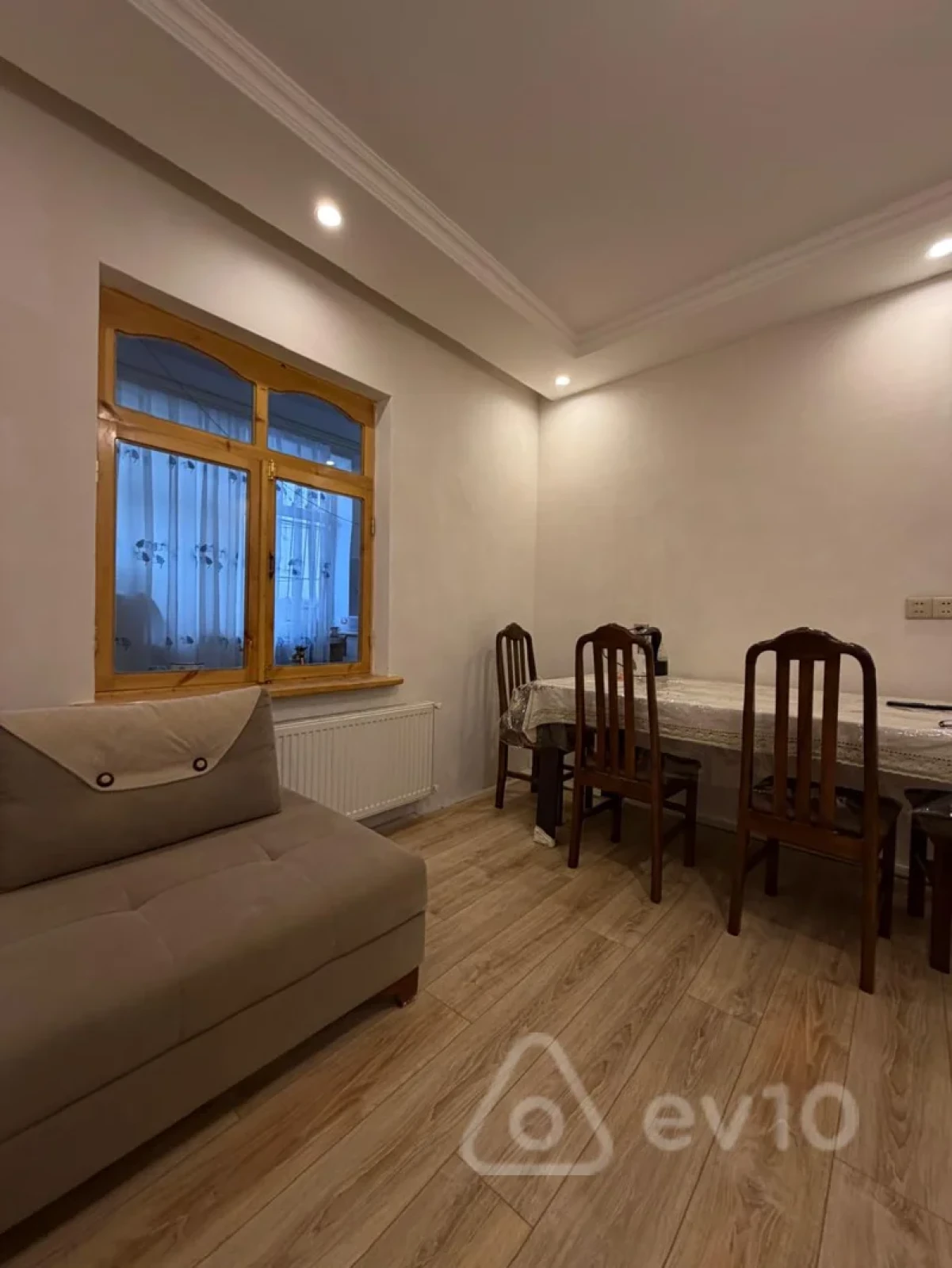 Kirayə verilir 3 otaqlı köhnə tikili 55 m²