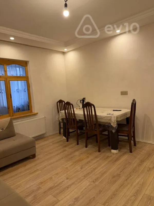 Kirayə verilir 3 otaqlı köhnə tikili 55 m²