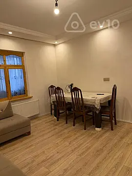 Kirayə verilir 3 otaqlı köhnə tikili 55 m²