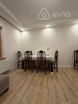 Kirayə verilir 3 otaqlı köhnə tikili 55 m²