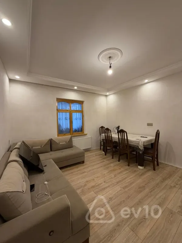 Kirayə verilir 3 otaqlı köhnə tikili 55 m²