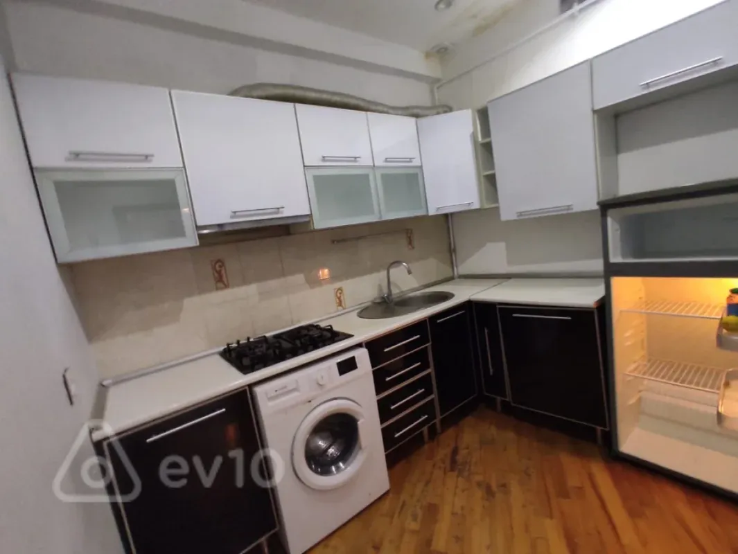 Kirayə verilir 2 otaqlı yeni tikili 65 m²