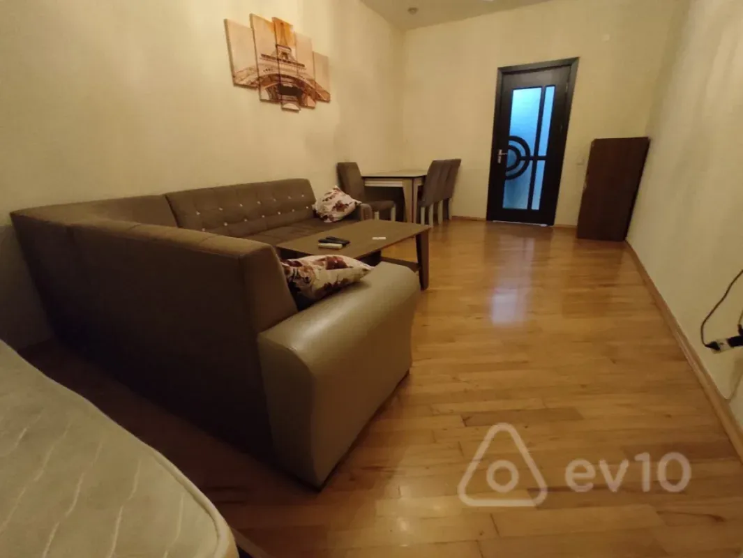 Kirayə verilir 2 otaqlı yeni tikili 65 m²