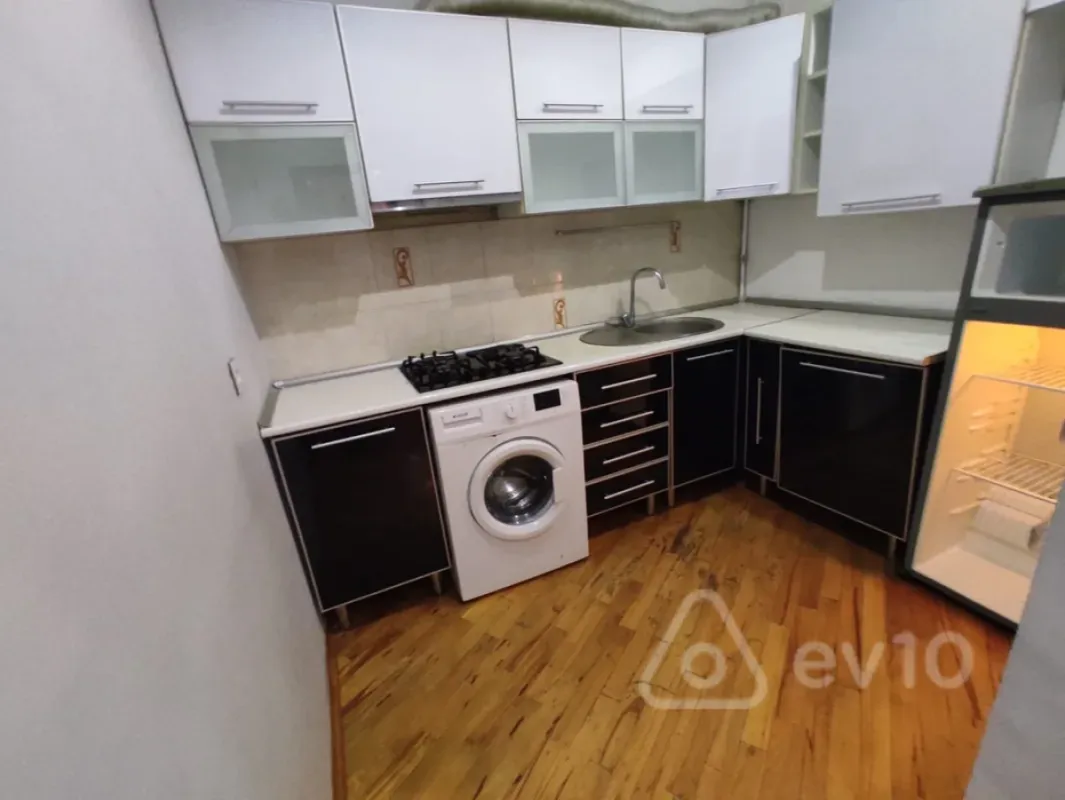 Kirayə verilir 2 otaqlı yeni tikili 65 m²