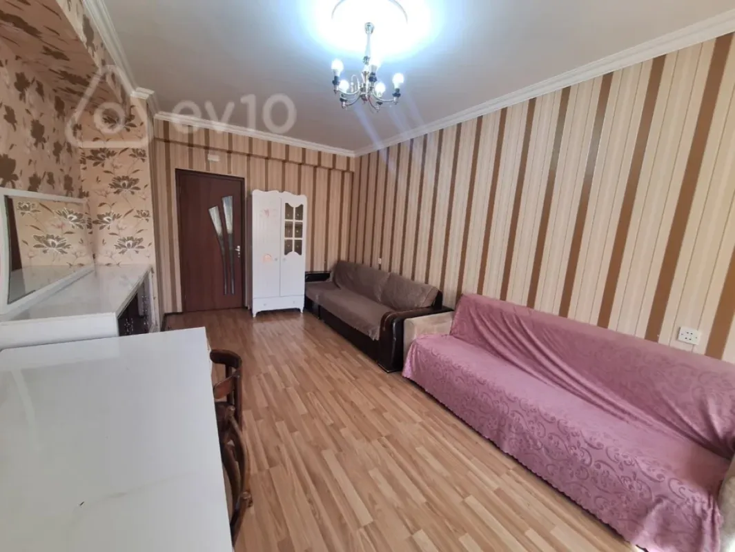 Kirayə verilir 2 otaqlı yeni tikili 65 m²