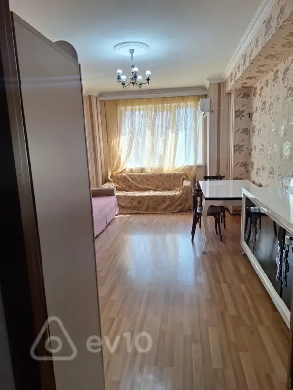 Kirayə verilir 2 otaqlı yeni tikili 65 m²