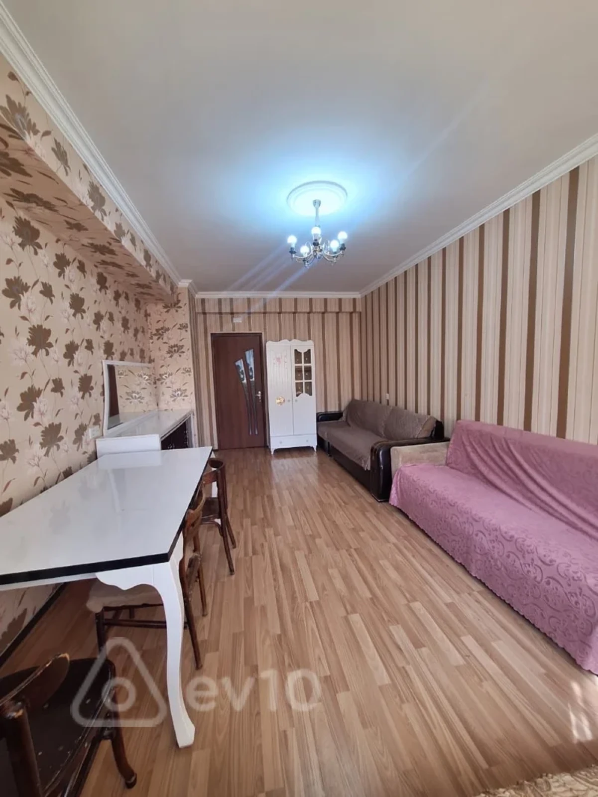 Kirayə verilir 2 otaqlı yeni tikili 65 m²