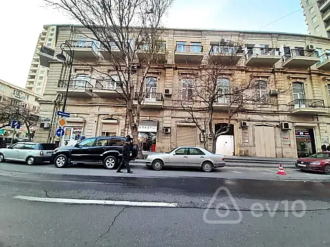 Kirayə verilir 4 otaqlı köhnə tikili 170 m² — Bakı, Nəsimi 4 otaq 170.00 m²