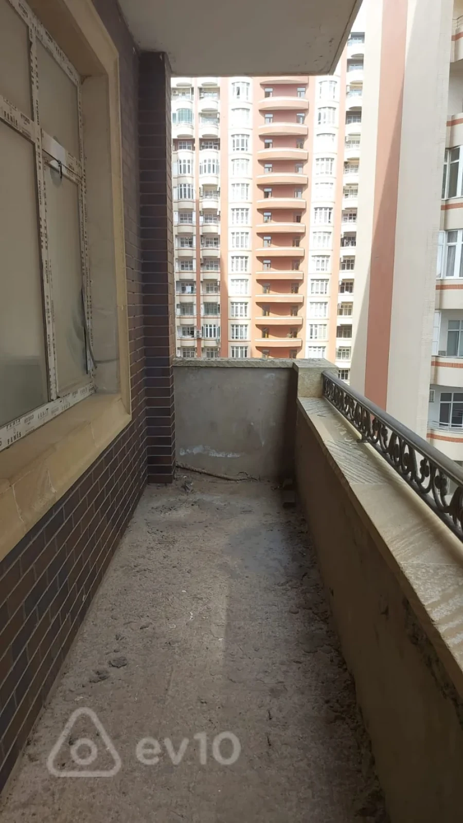 Satılır 3 otaqlı yeni tikili 140.3 m²