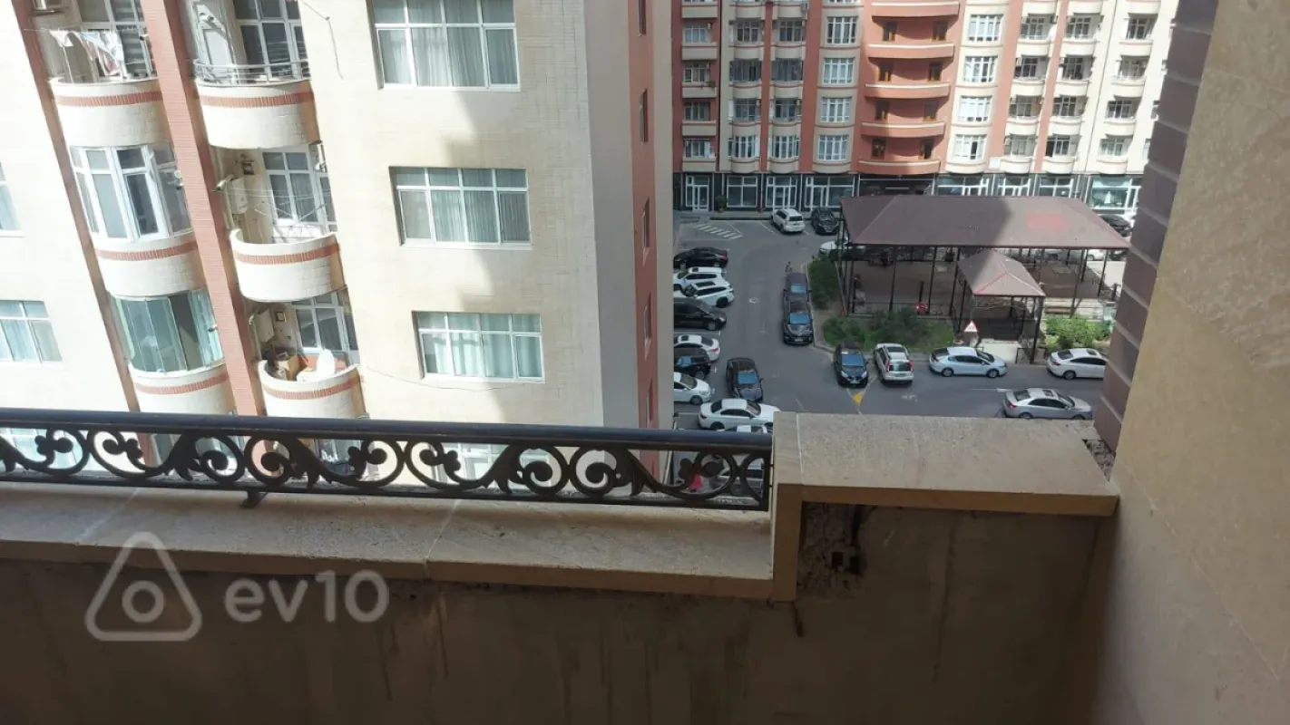 Satılır 3 otaqlı yeni tikili 140.3 m²