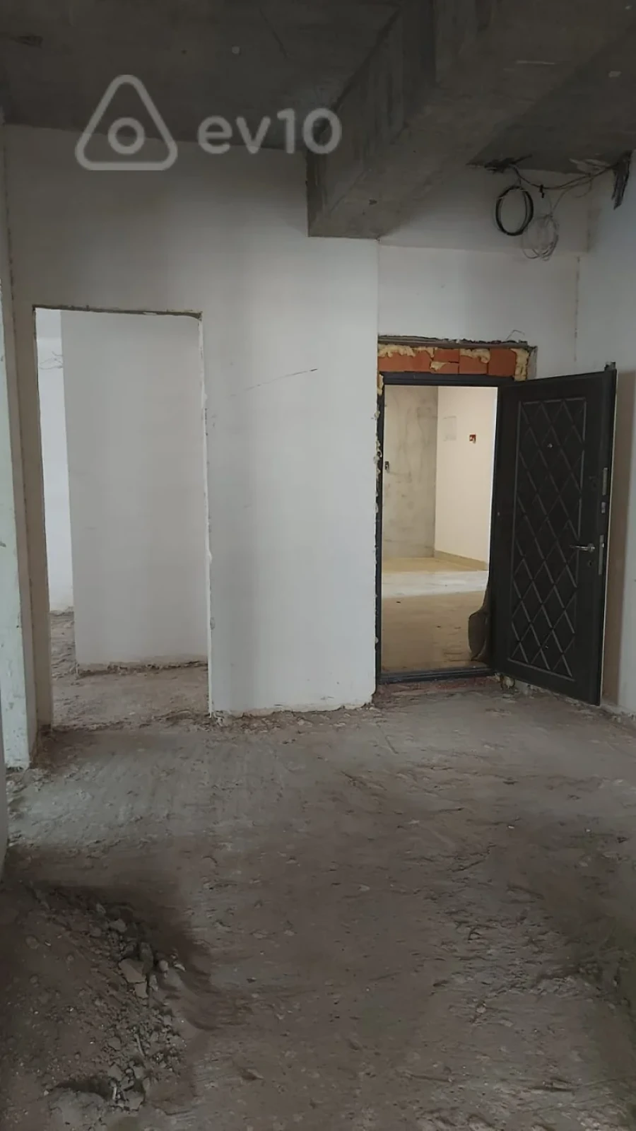 Satılır 3 otaqlı yeni tikili 140.3 m²
