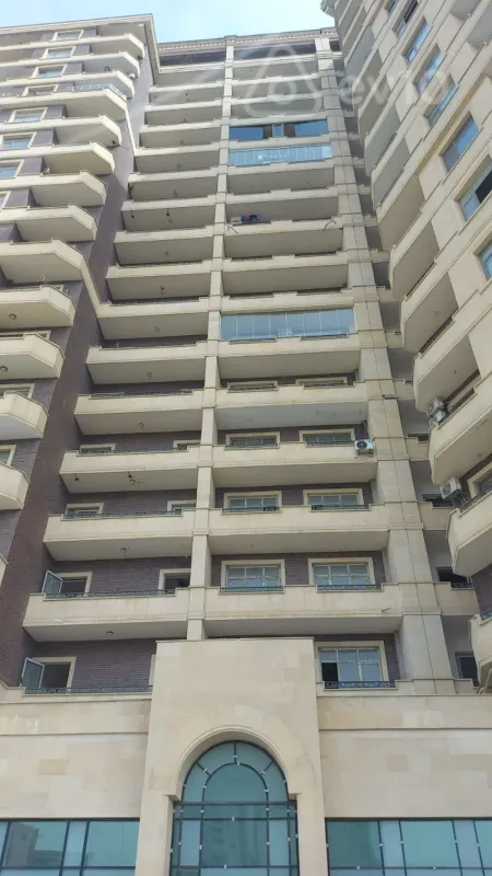 Satılır 3 otaqlı yeni tikili 140.3 m²