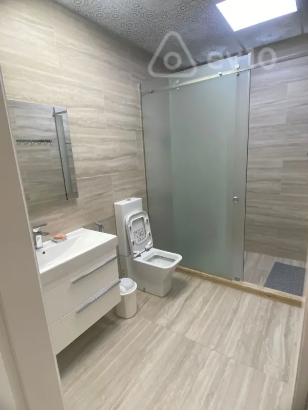Kirayə verilir 4 otaqlı yeni tikili 210 m²