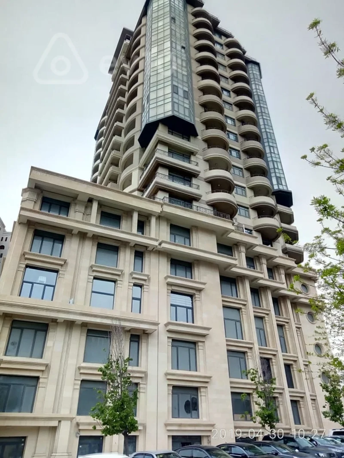 Kirayə verilir 4 otaqlı yeni tikili 210 m²