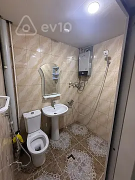 Kirayə verilir 1 otaqlı köhnə tikili 45 m²