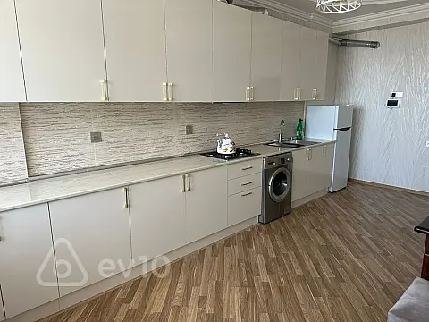 Kirayə verilir 2 otaqlı yeni tikili 106 m²