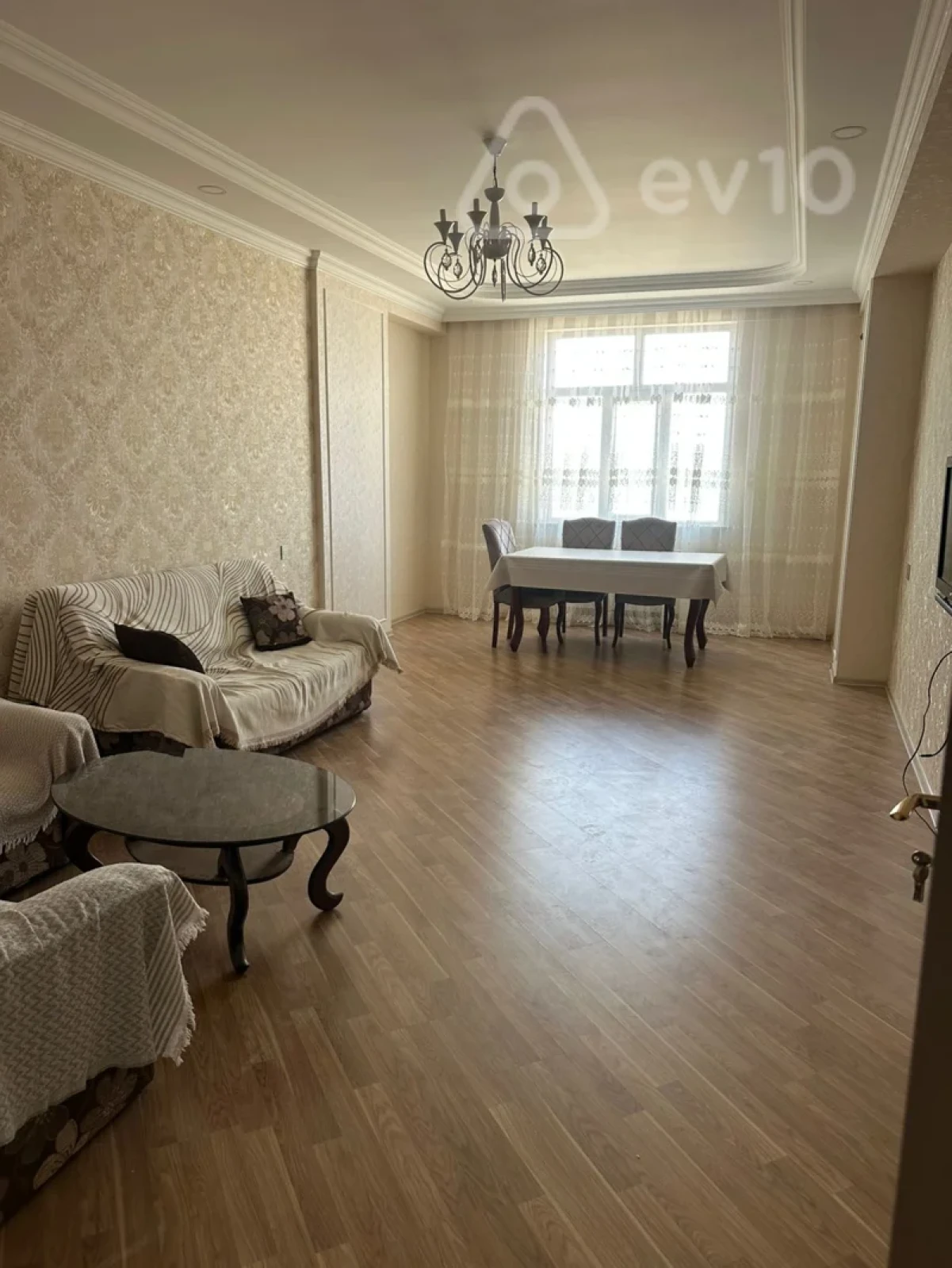 Kirayə verilir 2 otaqlı yeni tikili 106 m²