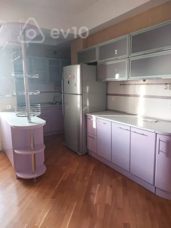 Kirayə verilir 3 otaqlı yeni tikili 125 m²