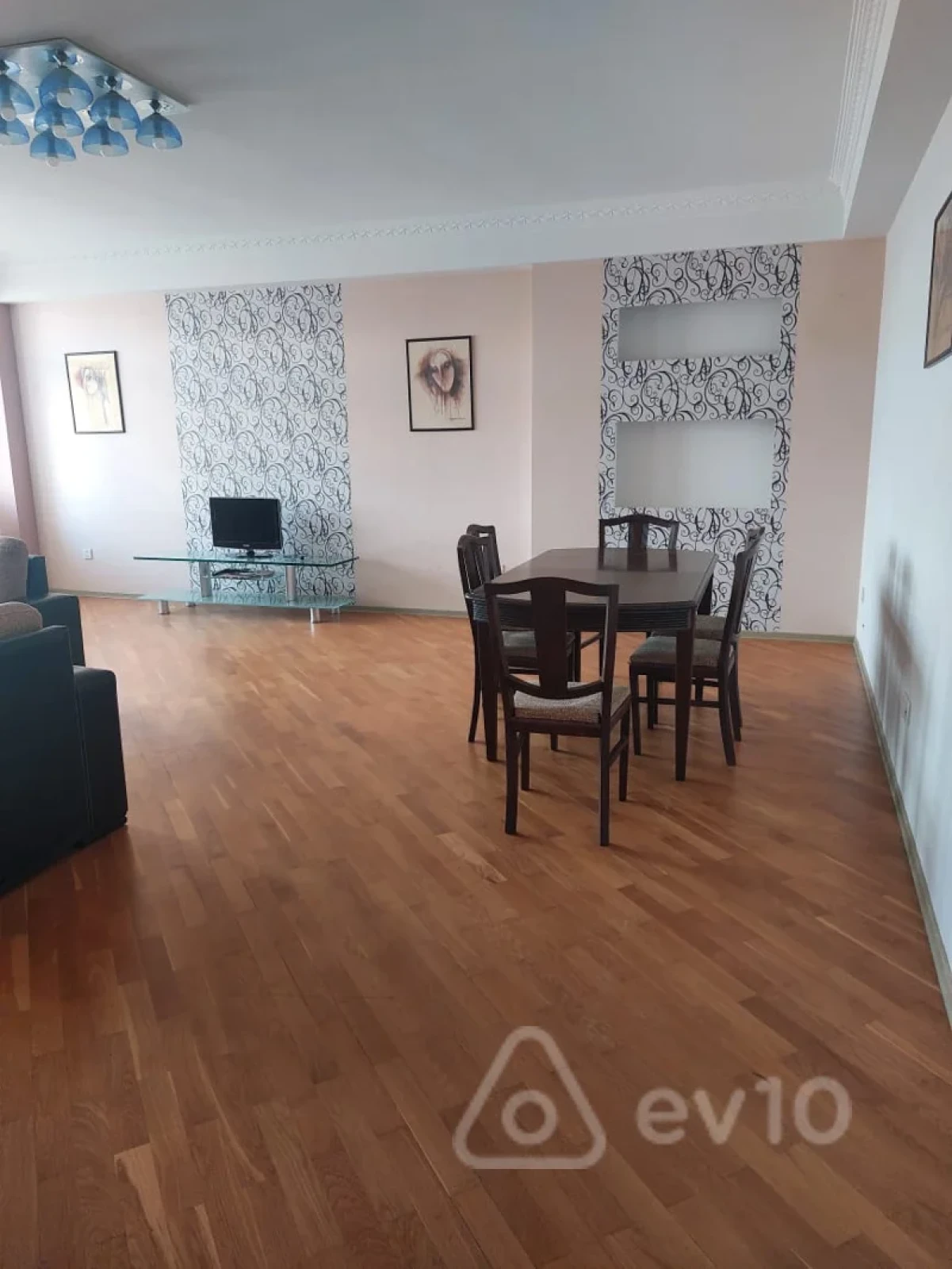 Kirayə verilir 3 otaqlı yeni tikili 125 m²