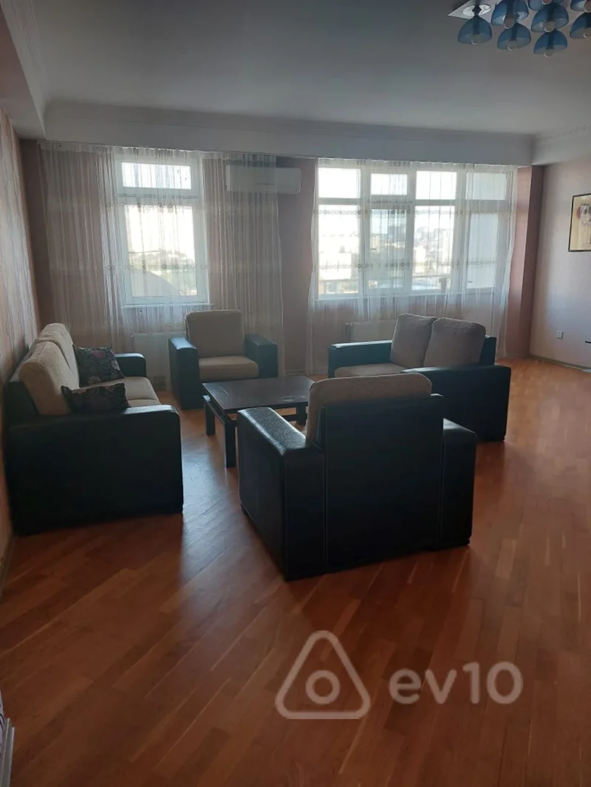 Kirayə verilir 3 otaqlı yeni tikili 125 m²