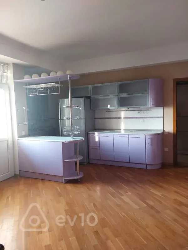 Kirayə verilir 3 otaqlı yeni tikili 125 m²