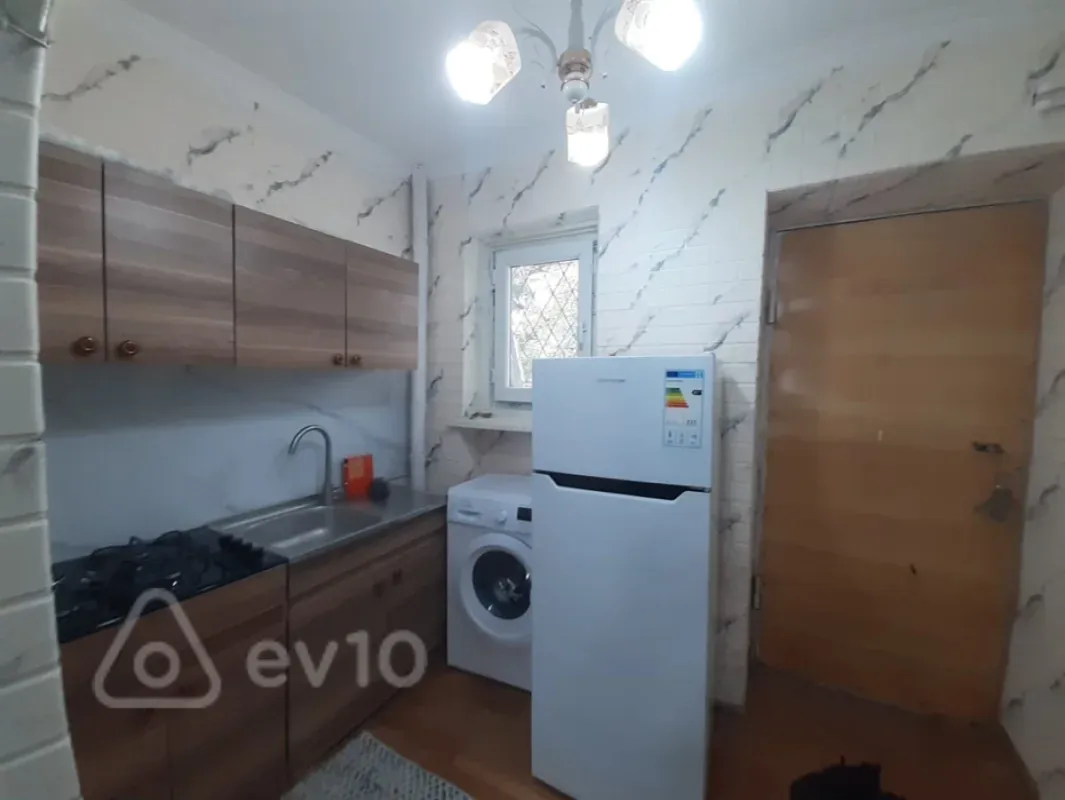 Kirayə verilir 1 otaqlı köhnə tikili 23 m²