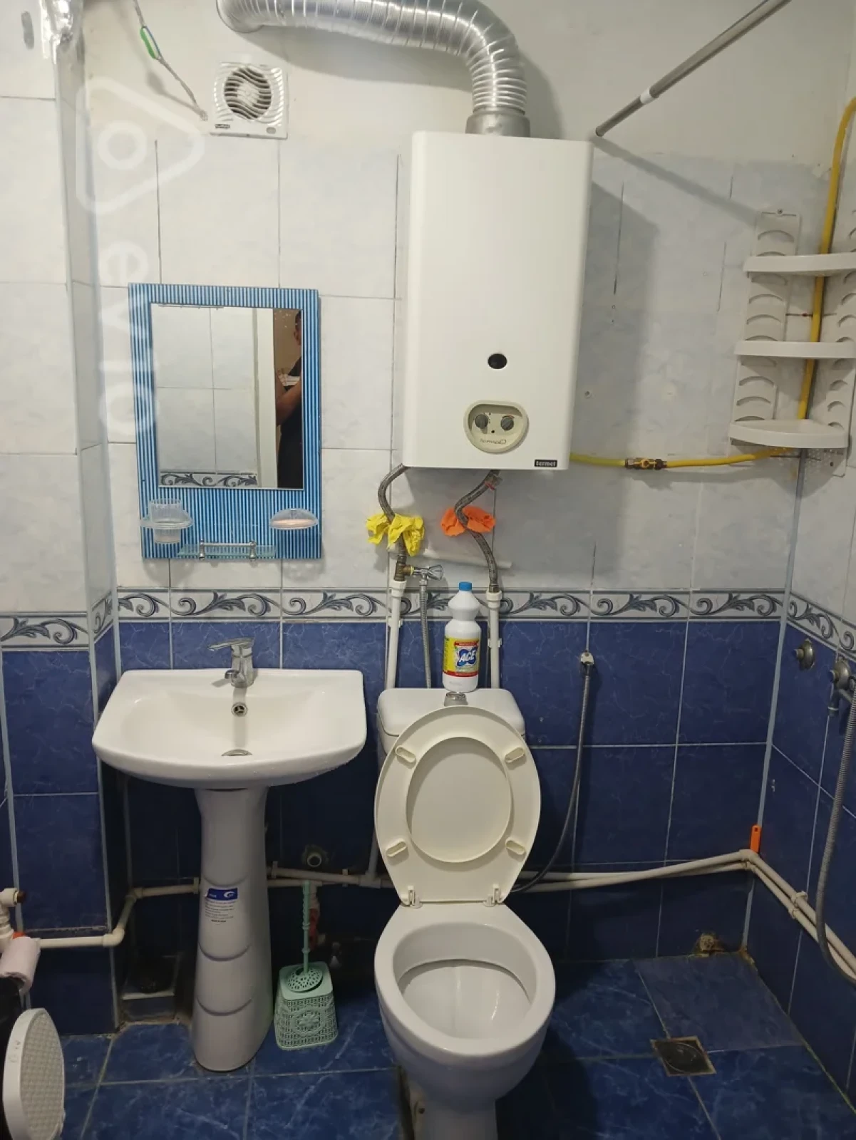 Kirayə verilir 2 otaqlı köhnə tikili 50 m²