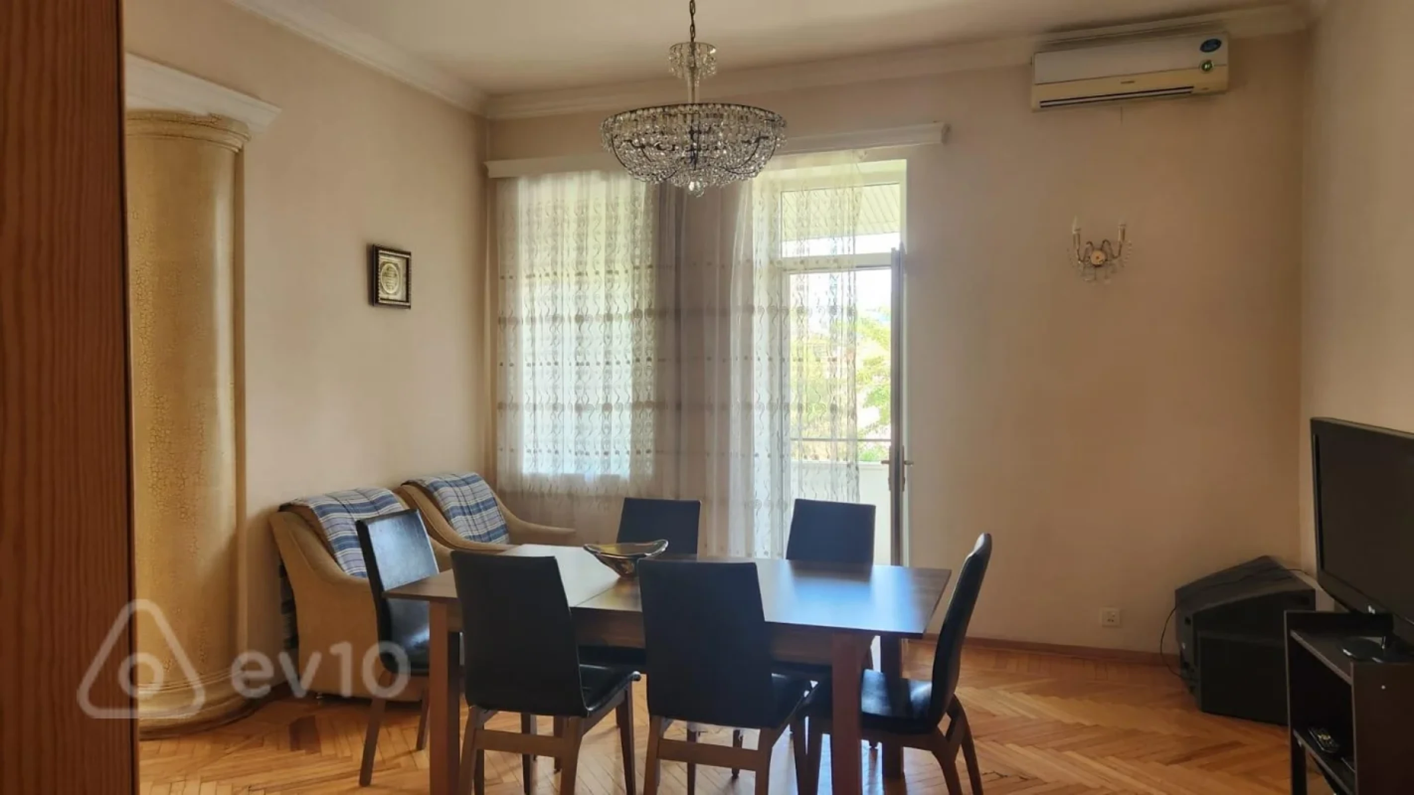 Kirayə verilir 3 otaqlı köhnə tikili 90 m²