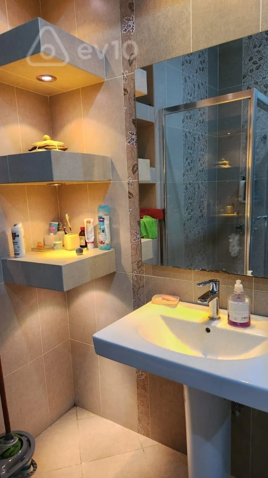 Kirayə verilir 3 otaqlı köhnə tikili 90 m²