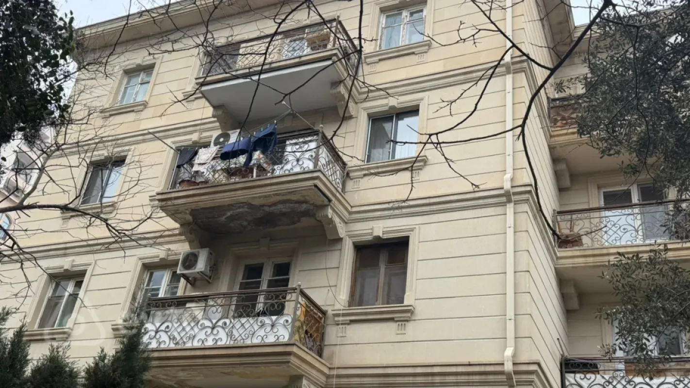 Satılır 3 otaqlı köhnə tikili 60 m²