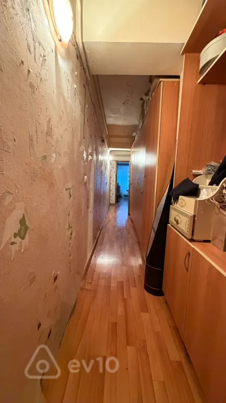 Satılır 3 otaqlı köhnə tikili 60 m²