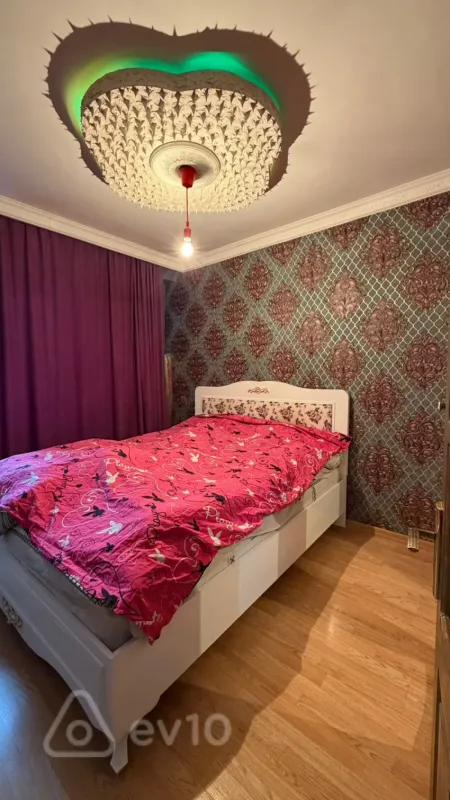 Satılır 3 otaqlı köhnə tikili 60 m²