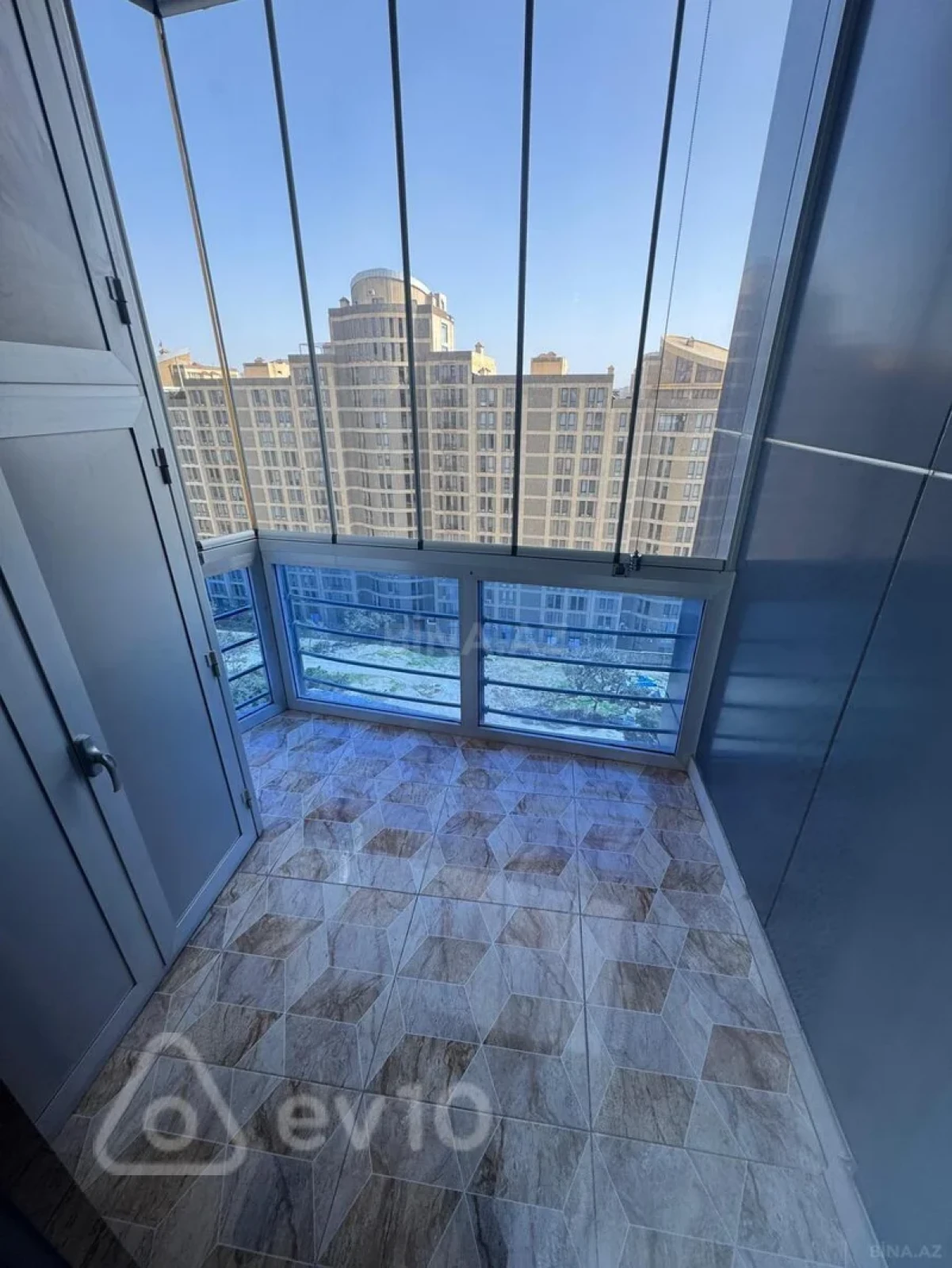 Kirayə verilir 3 otaqlı yeni tikili 110 m²