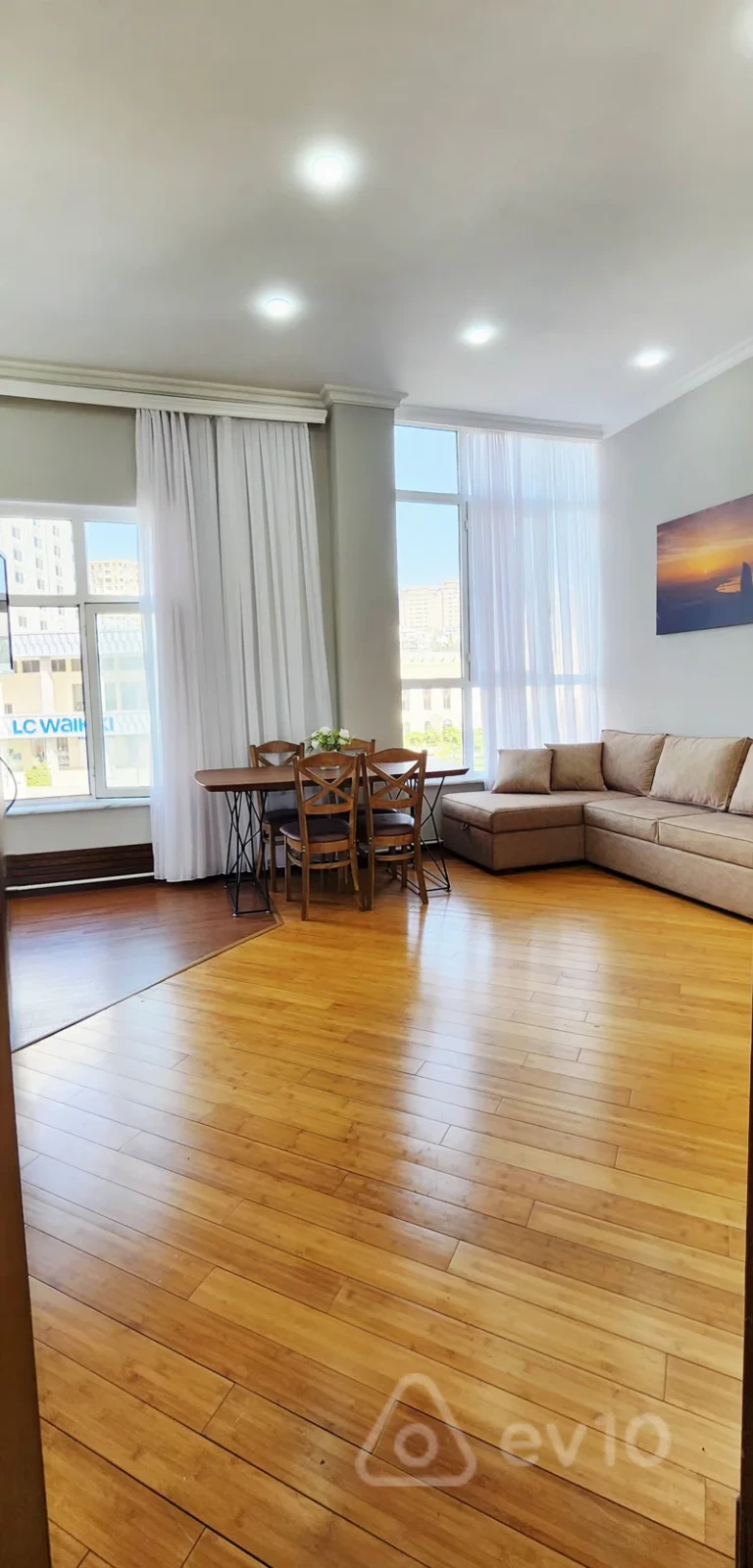 Kirayə verilir 3 otaqlı yeni tikili 80 m²