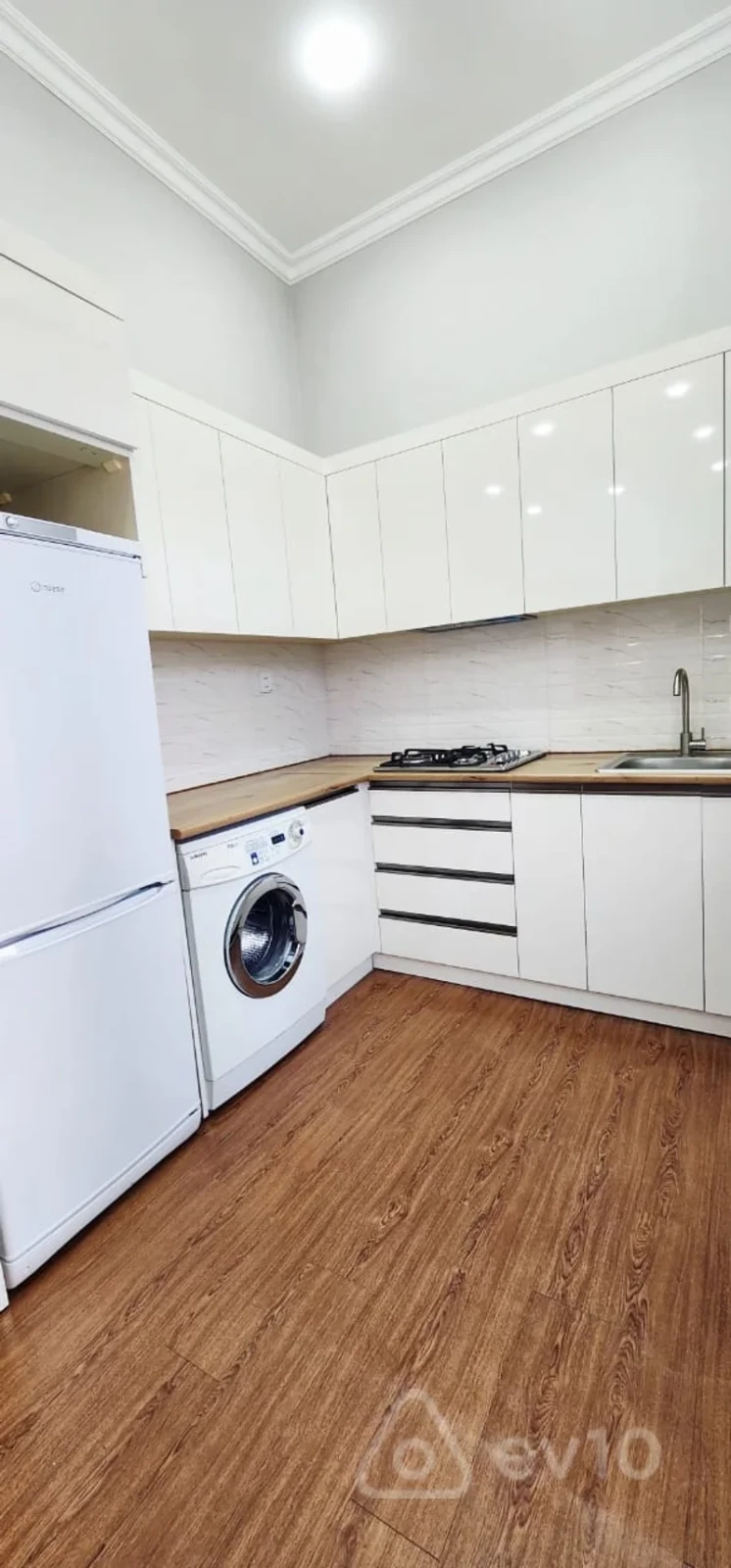 Kirayə verilir 3 otaqlı yeni tikili 80 m²