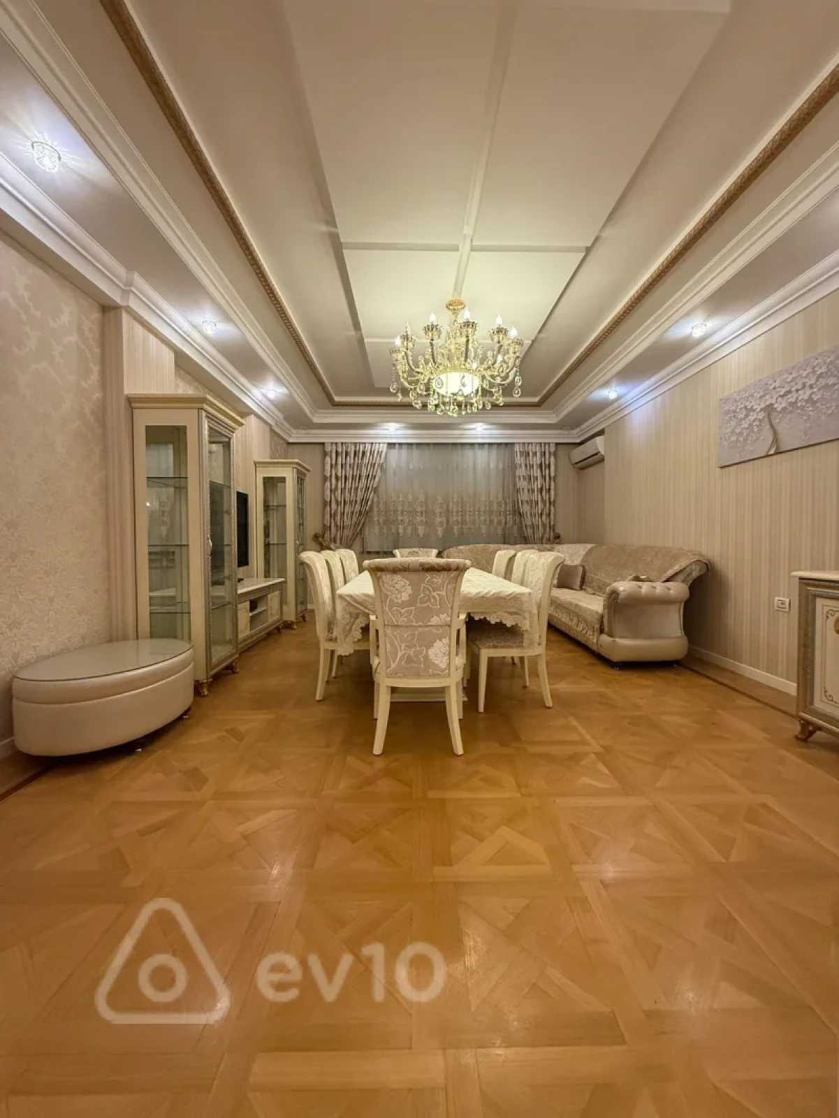 Satılır 4 otaqlı yeni tikili 180 m²