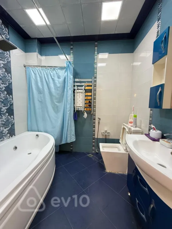 Satılır 4 otaqlı yeni tikili 180 m²