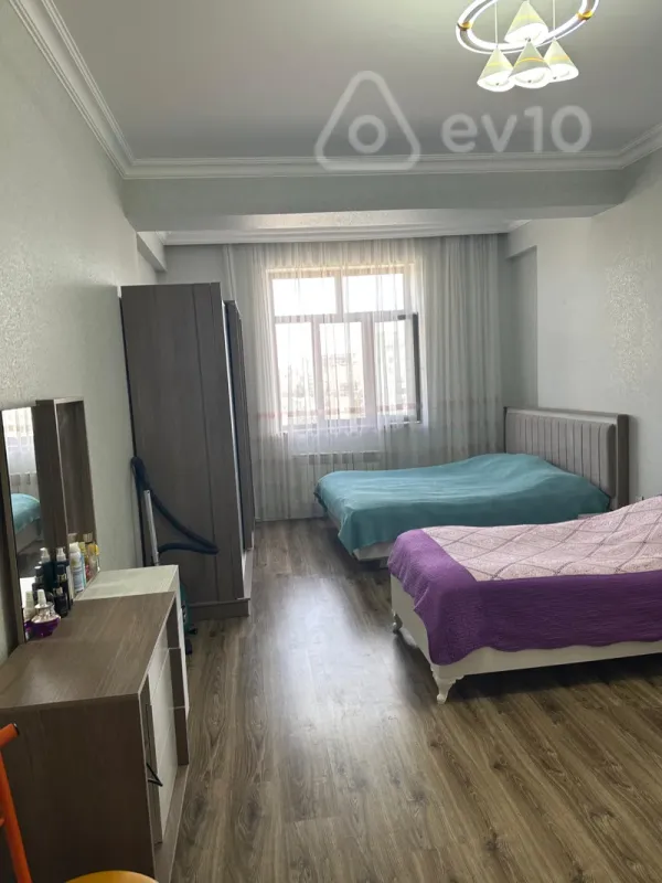 Kirayə verilir 2 otaqlı yeni tikili 70 m²