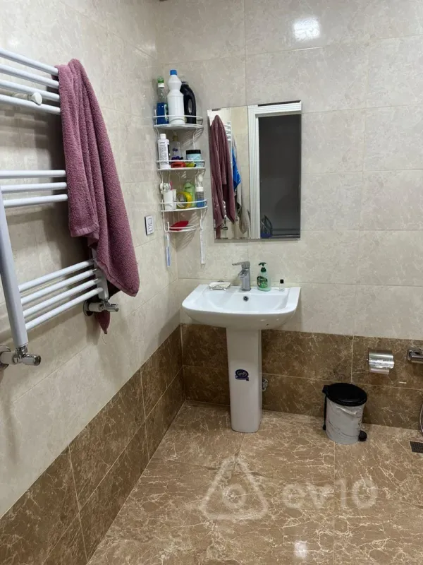 Kirayə verilir 2 otaqlı yeni tikili 70 m²