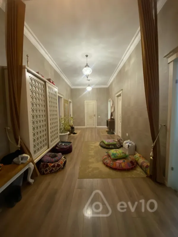 Satılır 4 otaqlı yeni tikili 157 m²